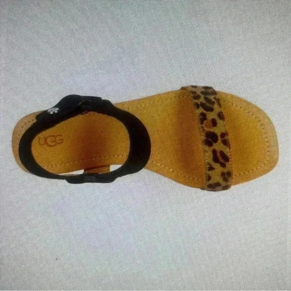 UGG Girls' Rynell Leopard Print Sandals - Picture 1 of 10
